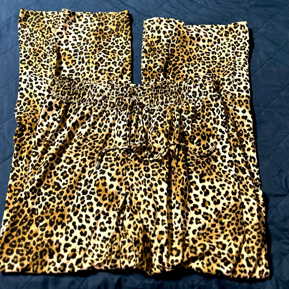 Like  New Butter Soft Cheetah Print Pull On Wide Leg Pants Medium
